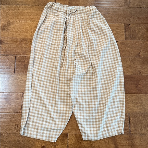 Brown and White Checkered Pants

Monica Cordera OS - Picture 5 of 5